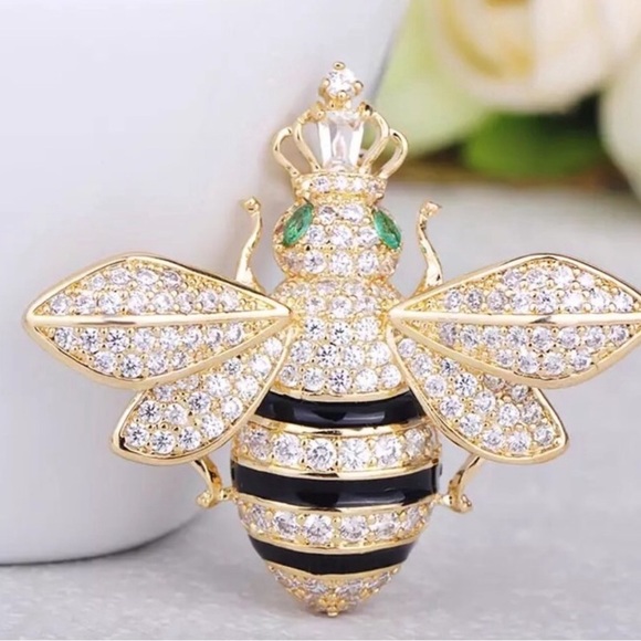 Queen Bee Brooch - Picture 3 of 9